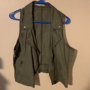 Cropped Cargo Vest